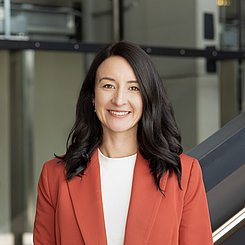 Frau Dr. Lena Radünz