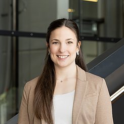 Frau  Nicole Hoiboom